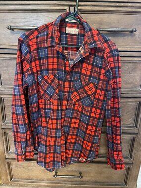 VINTAGE Timber Run Flannel Red and Blue Plaid Size Medium - M